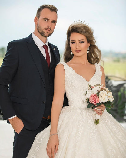Princess Wedding Dress with V-Neck Wedding Dresses Tulle