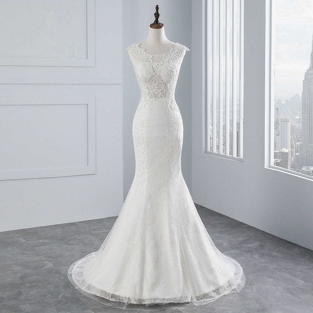 Ärmelloses, langes Meerjungfrau-Brautkleid aus Juwelen-Tüll mit Spitzenapplikationen