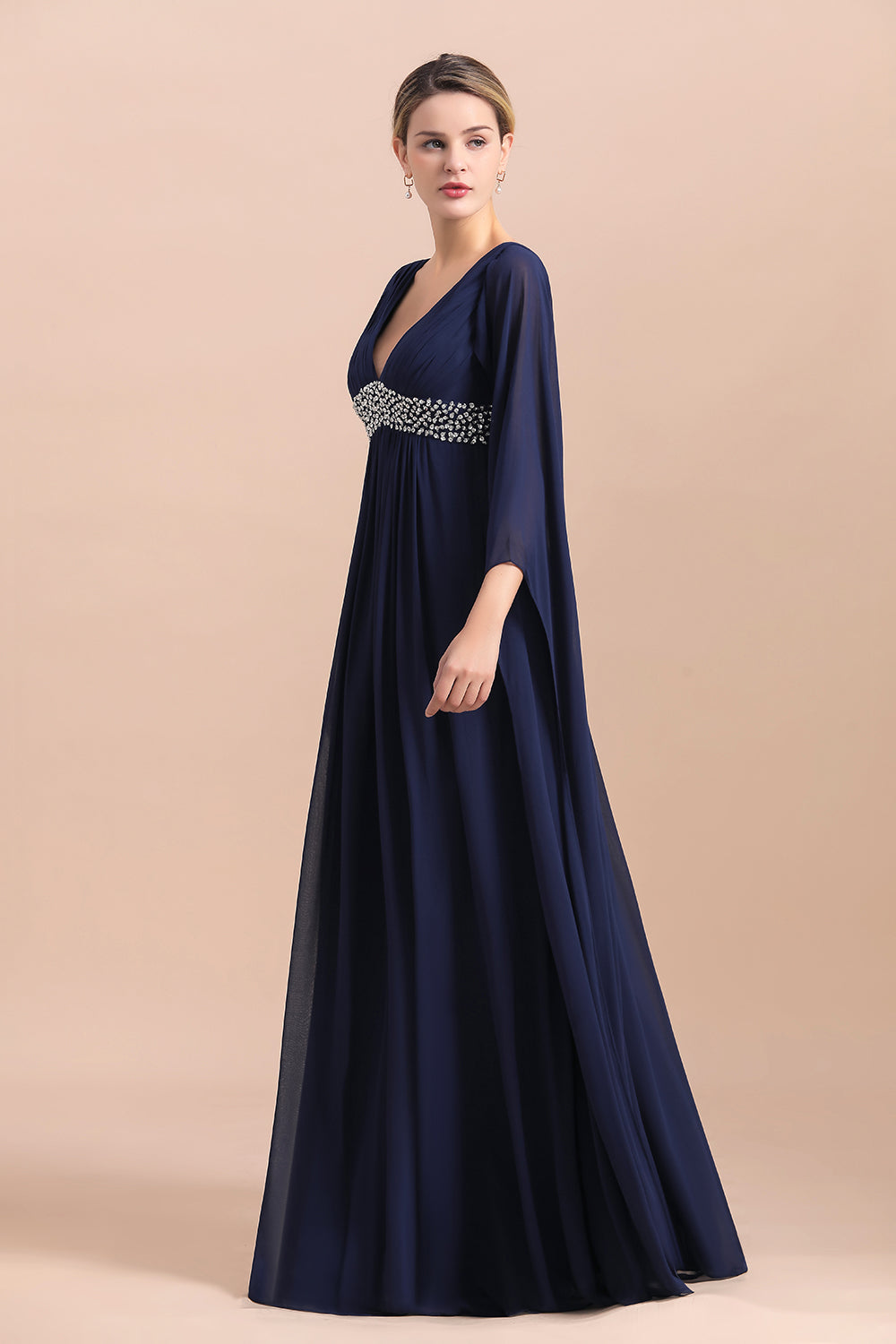 Suchen Sie Elegante Brautmutterkleider Dunkel Blau online bei babyonlinedress.de. Hochzeitspartykleider Brautmutter für Sie zur Hochzeit gehen.