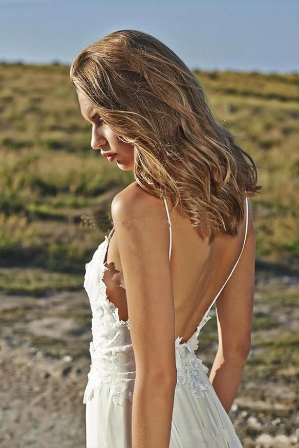 Strandhochzeitskleid aus Spitze mit Spaghettiträgern