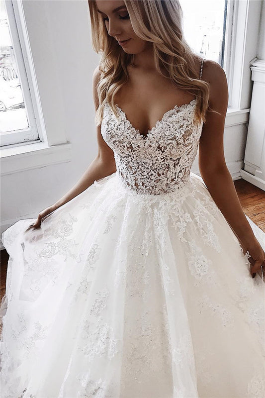 Glamouröses Brautkleid mit Spaghettiträgern in A-Linie und Spitzenapplikationen
