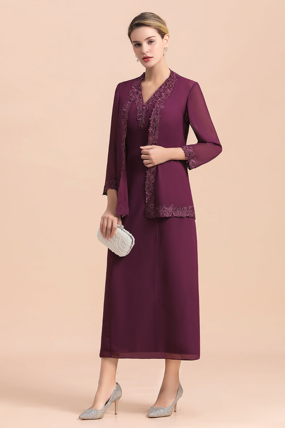 Kaufen Sie online bei babyonlinedress.de Kurze Brautmutterkleider Mit Bolero. Chiffon Kleider Für Brautmutter mit hocher Qualität bekommen.