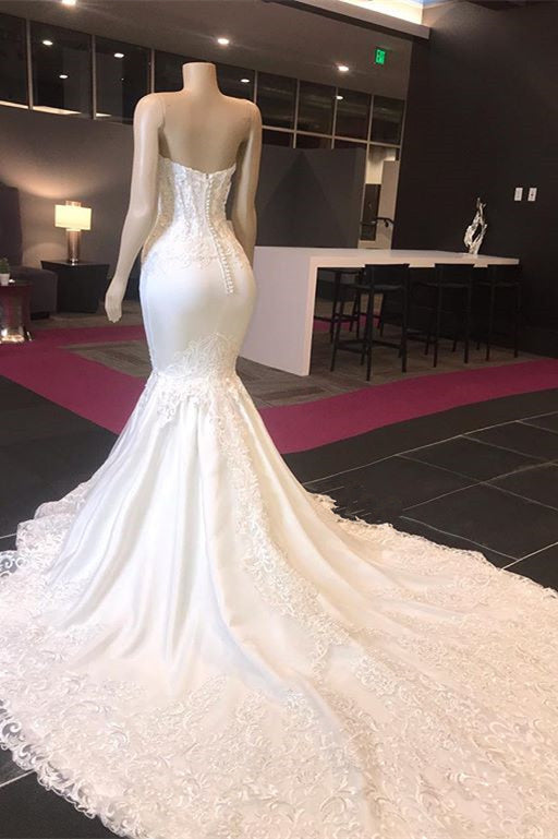 Herzförmiges, ärmelloses Brautkleid im Meerjungfrau-Stil aus Spitze