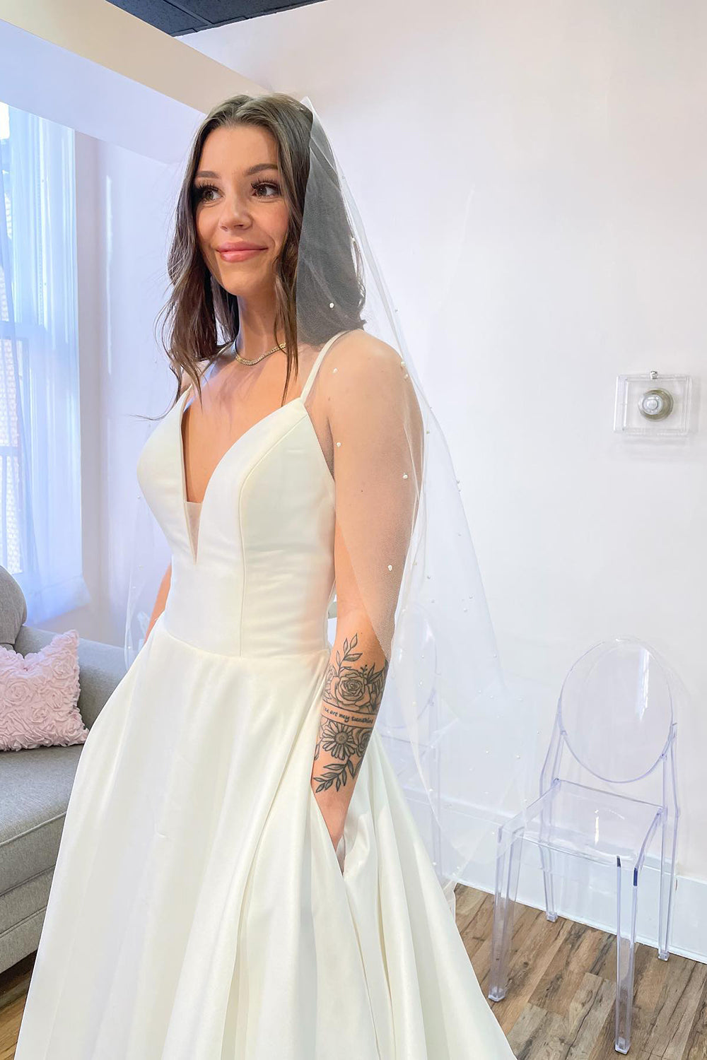 Glamouröses, herzförmiges Brautkleid in A-Linie mit Spaghettiträgern und rückenfreiem Satin