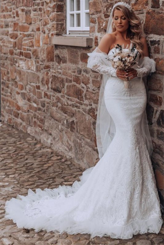 Langes, herzförmiges Brautkleid mit Blasenärmeln und Spitze im Meerjungfrau-Stil