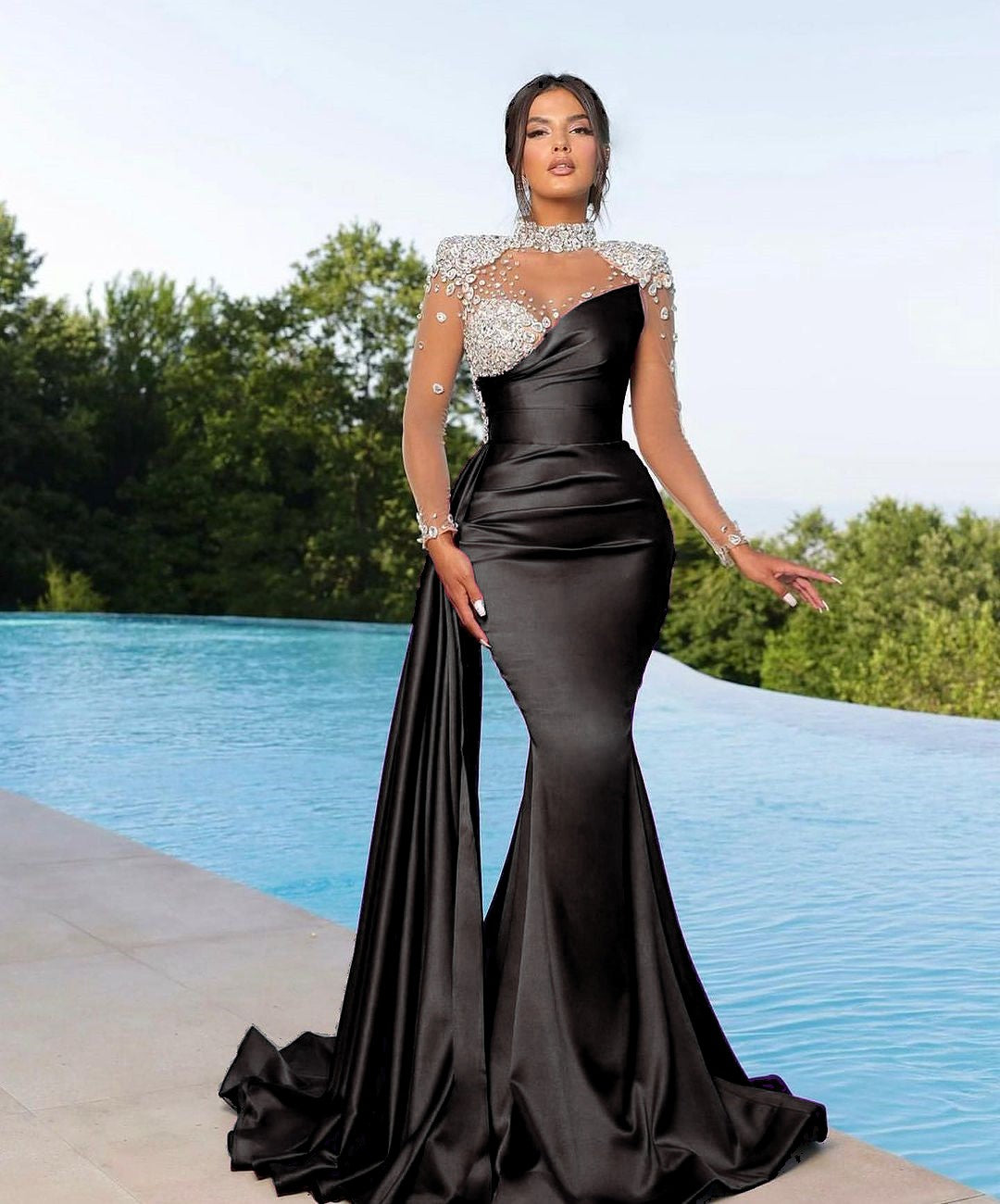 Lila Abendkleid im Meerjungfrau-Stil, lang, aus Satin mit Schleppe, langen Ärmeln