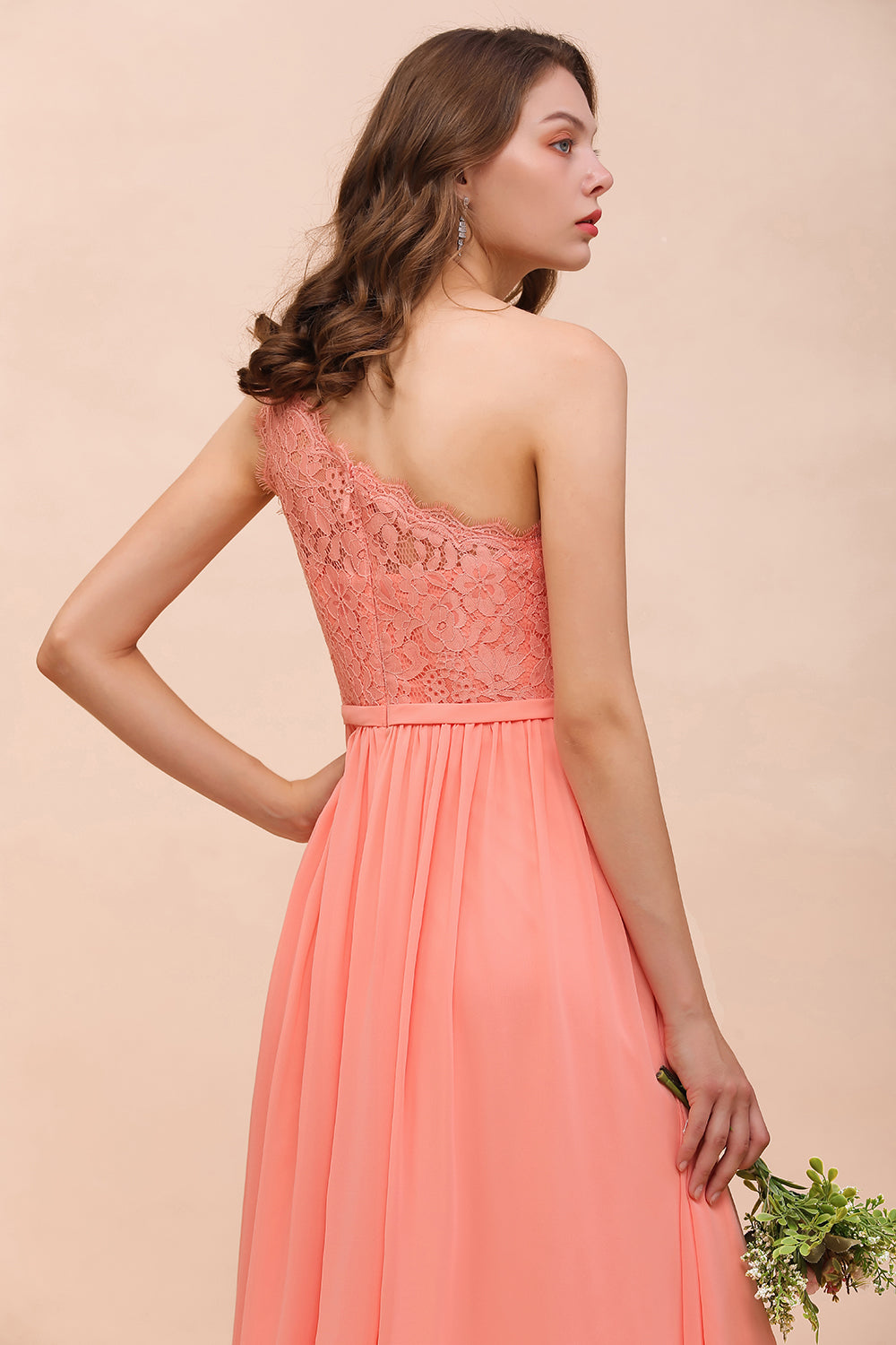 Suchen Sie Wunderschöne Brautjungfernkleider Lang Coral online bei babyonlinedress.de. Kleider Für Brautjungfern Günstig maß geschneidert kaufen.