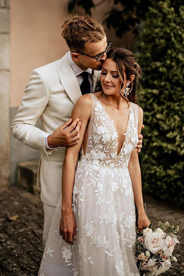 Boho-Brautkleid in A-Linie mit Trägern, V-Ausschnitt und Applikationen