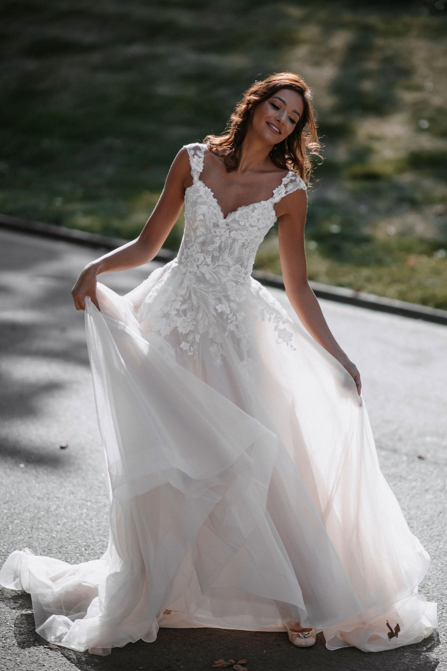 Schönes Hochzeitskleid A-Linie Brautkleid aus Tüll