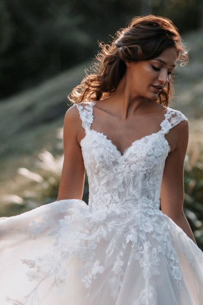 Schönes Hochzeitskleid A-Linie Brautkleid aus Tüll