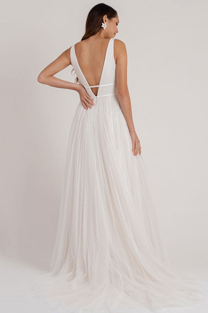 Schlichtes Brautkleid A-Linie aus Tüll Hochzeitskleider mit V-Ausschnitt