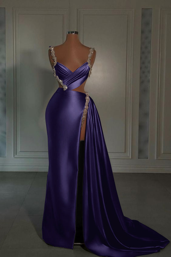 Glamouröses rosa Ballkleid mit herzförmigem Spaghettiträger und hohem Schlitz