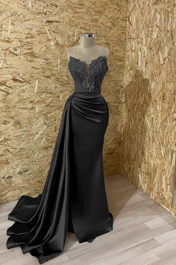 Ärmelloses Meerjungfrau-Abschlussballkleid mit Schlitz und Applikationen
