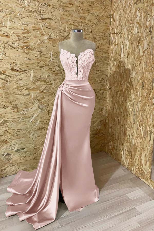 Ärmelloses Meerjungfrau-Abschlussballkleid mit Schlitz und Applikationen