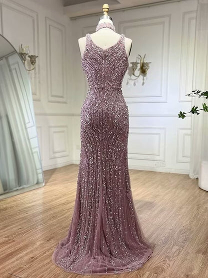 Elegantes, quadratisches, mit Perlen besticktes, formelles Illusions-Abendkleid mit Schlitz