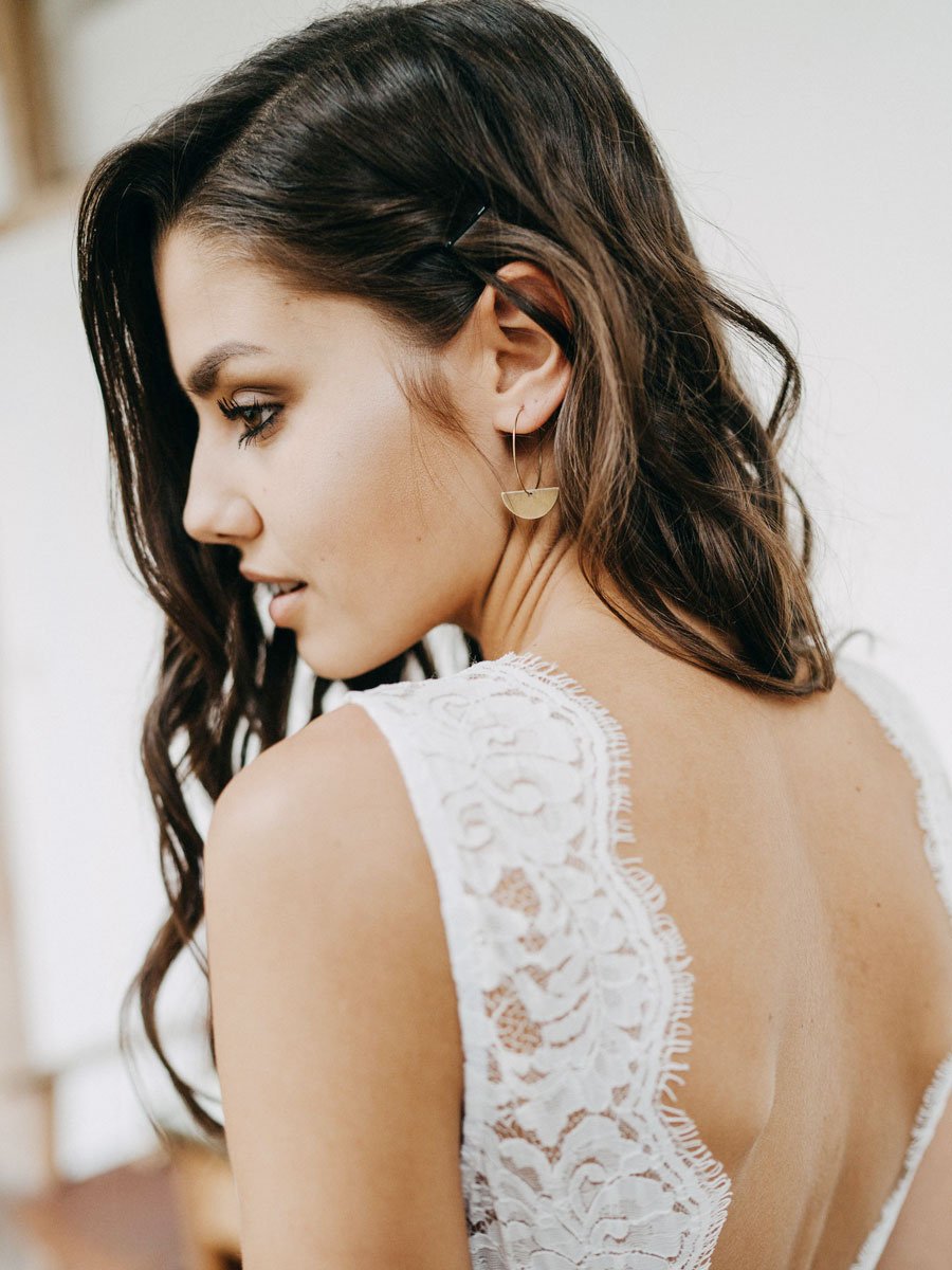 Ärmelloses Spitzen-Boho-Hochzeitskleid