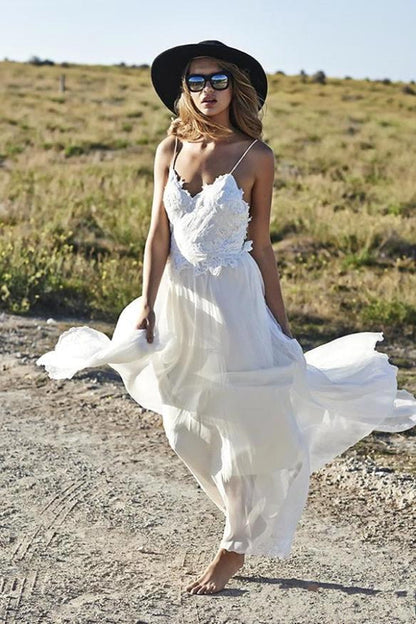 Strandhochzeitskleid aus Spitze mit Spaghettiträgern