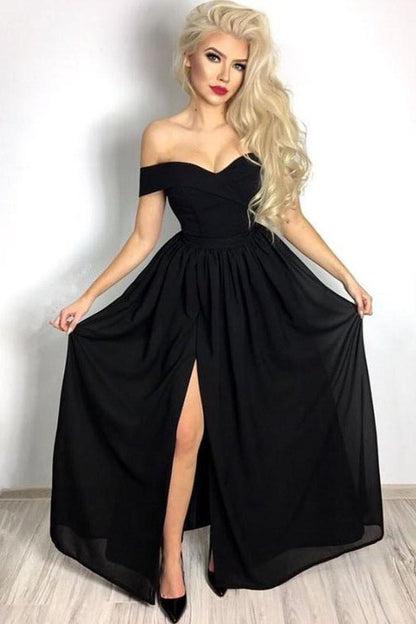 Schulterfreies schwarzes Ballkleid