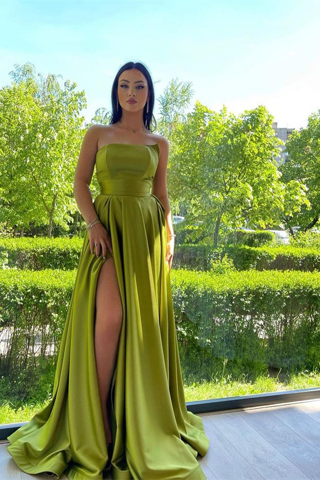 Elegantes grünes trägerloses Ballkleid in A-Linie mit Schlitz