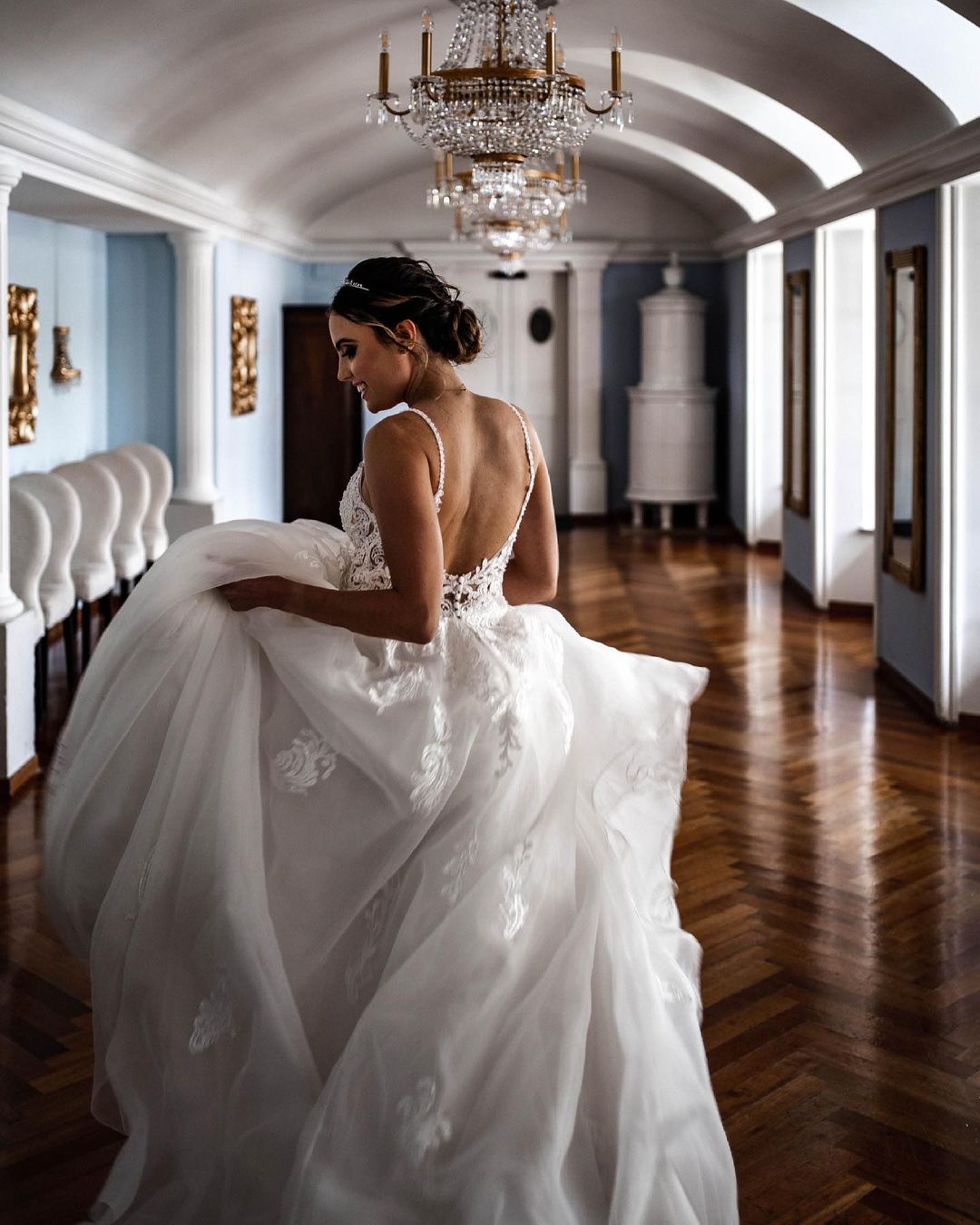 A-Linien-Brautkleid mit Spaghettiträgern, Spitze und Tüll