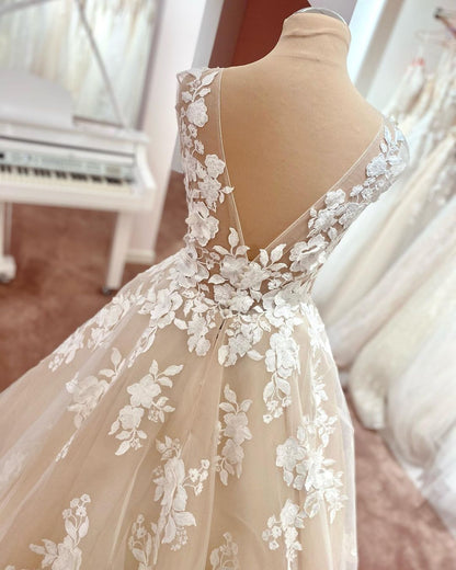 Dasida Vintage A-Linie V-Ausschnitt, breite Träger, rückenfreies Brautkleid mit Applikationen, Spitzentüll