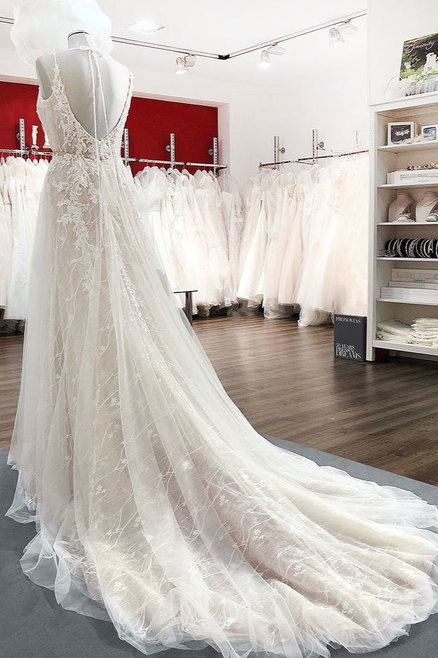 Langes, rückenfreies Brautkleid in A-Linie mit Spitze, Tüll und V-Ausschnitt