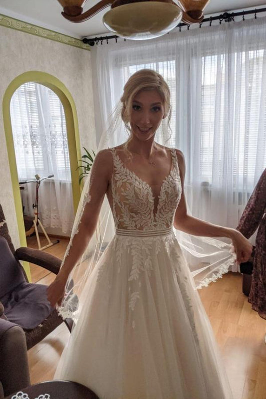 Langes A-Linien-Brautkleid aus Tüll mit V-Ausschnitt und offenem Rücken