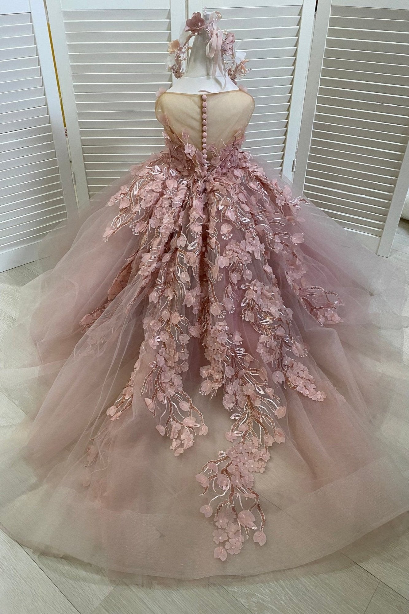 Hier können Sie Luxus Blumenmädchenkleider Prinzessin online bei babyonlinedress.de kaufen. Kinder Hochzeitskleider Rosa aus Tüll zur Hochzeit gehen.