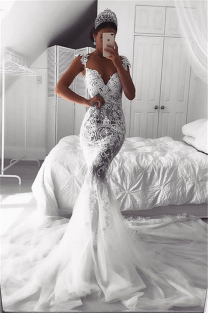 Elegantes Meerjungfrau-Brautkleid mit Flügelärmeln, Spitzenapplikationen und Reißverschluss am Rücken