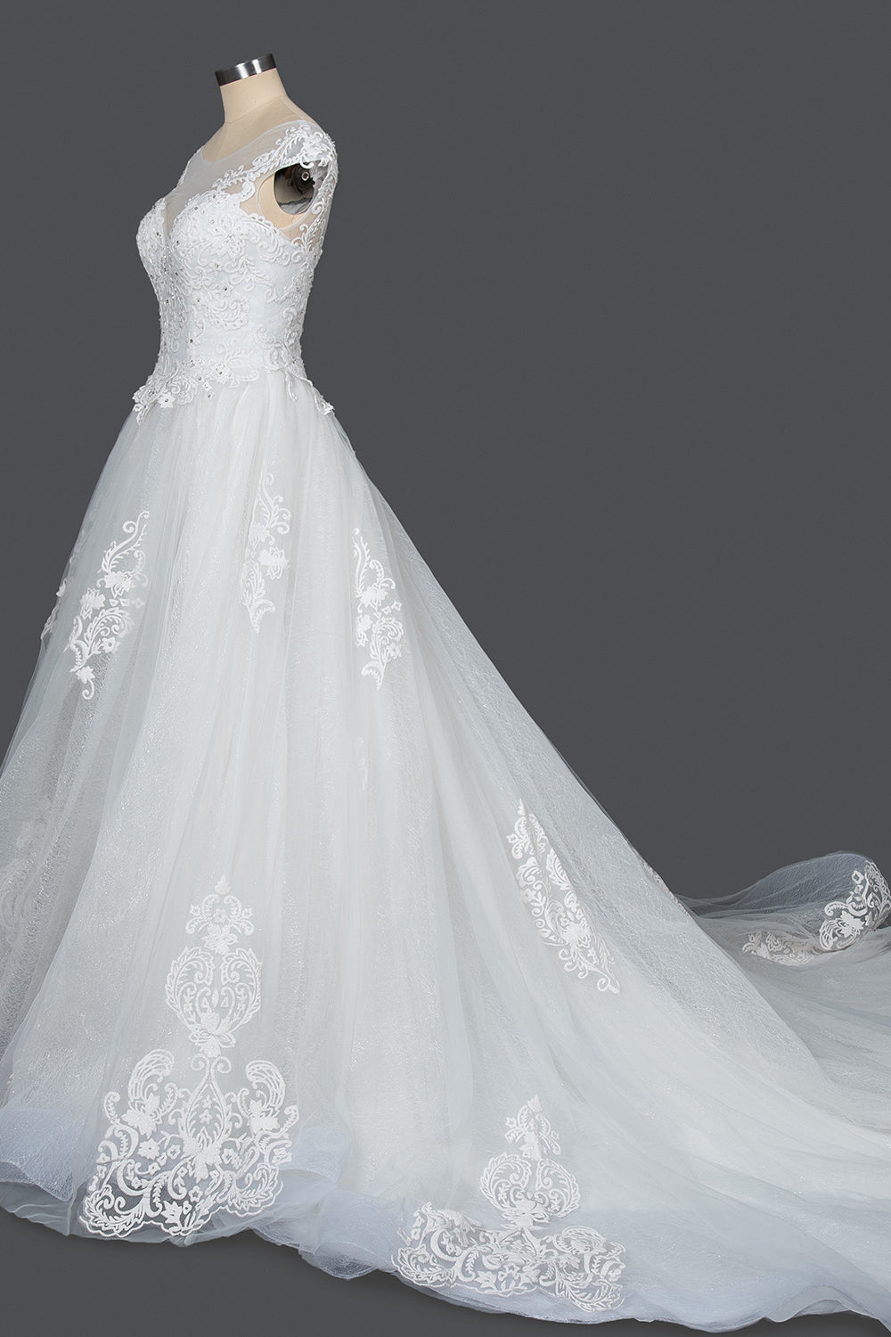 Elegantes Ballkleid-Hochzeitskleid aus transparentem Tüll mit Flügelärmeln, Spitze und V-Ausschnitt