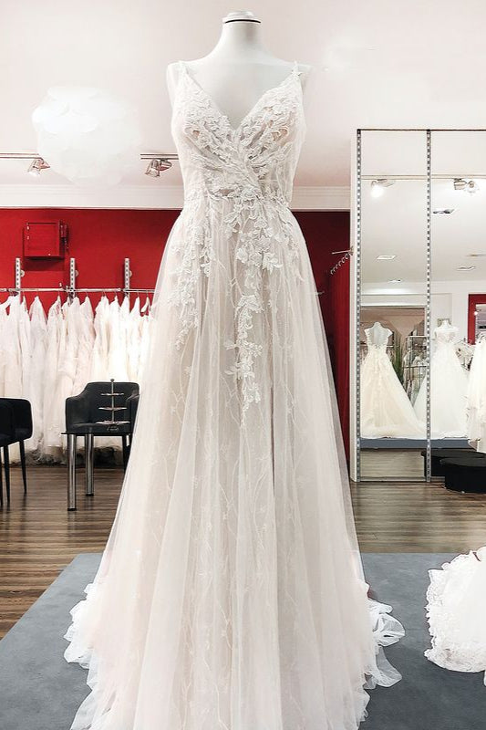 Langes, rückenfreies Brautkleid in A-Linie mit Spitze, Tüll und V-Ausschnitt