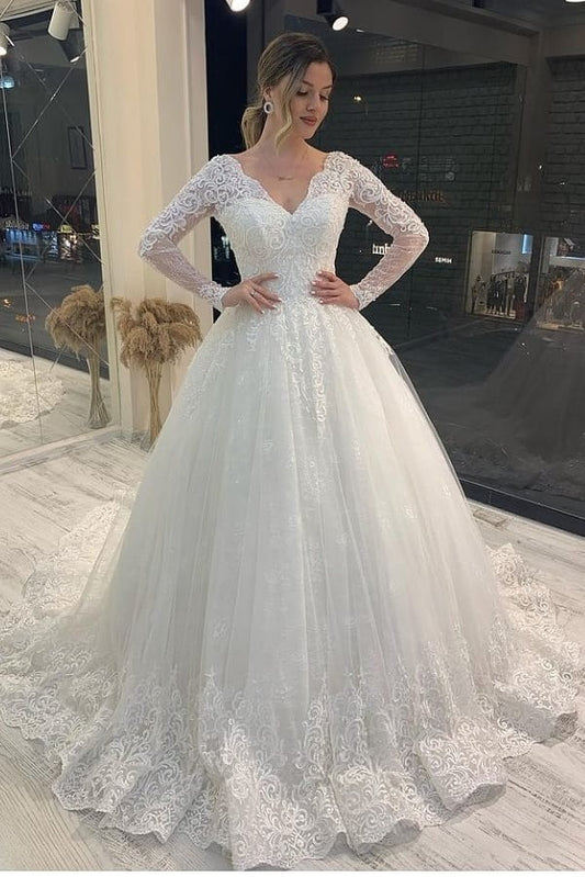 Edles, langärmliges, rückenfreies A-Linien-Brautkleid aus Tüll mit V-Ausschnitt und Spitzenapplikationen