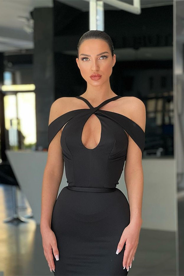 Schulterfreies schwarzes Abendkleid im Meerjungfrau-Stil mit Neckholder
