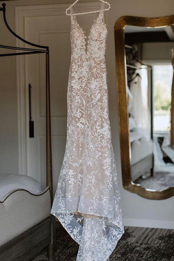 Ärmelloses Juwelen-Meerjungfrau-Brautkleid mit Spaghettiträgern und V-Ausschnitt aus Spitze