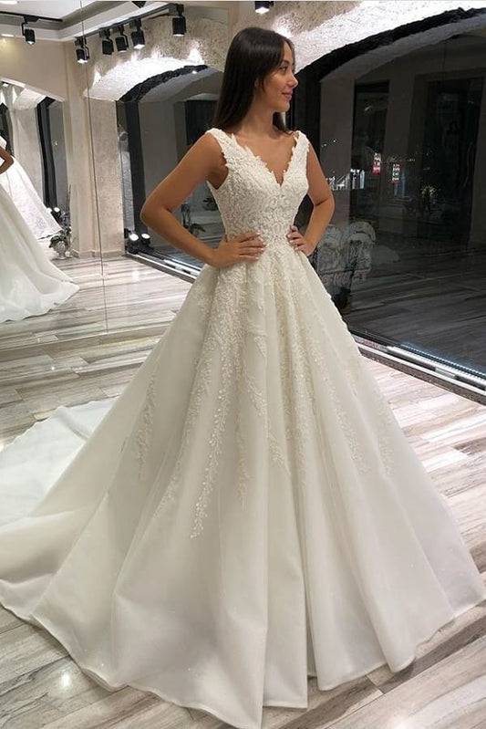 Ärmelloses langes Brautkleid in A-Linie mit V-Ausschnitt und Perlen