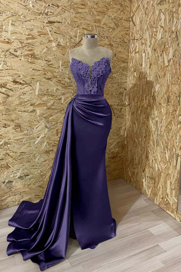 Ärmelloses Meerjungfrau-Abschlussballkleid mit Schlitz und Applikationen