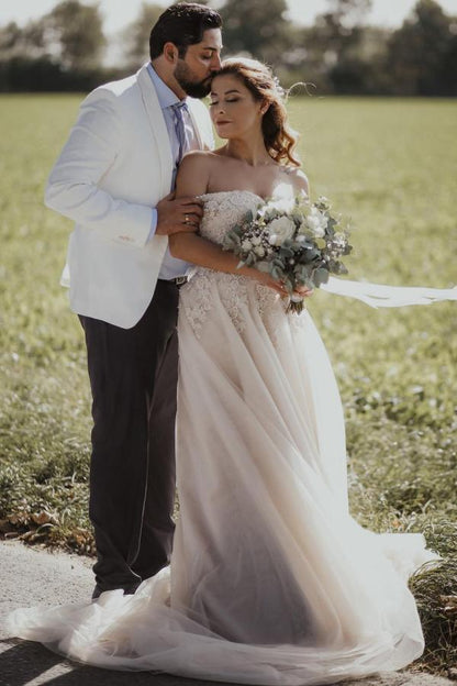 Langes, schulterfreies Boho-Brautkleid in A-Linie mit Spitze und Tüll