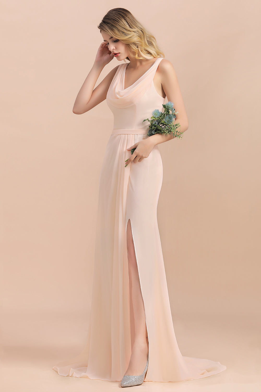 Bestellen Sie Champagne Brautjungfernkleider Lang online bei babyonlinedress.de. Chiffon Kleider Für Brautjungfern für Sie zur Hochzeit gehen.