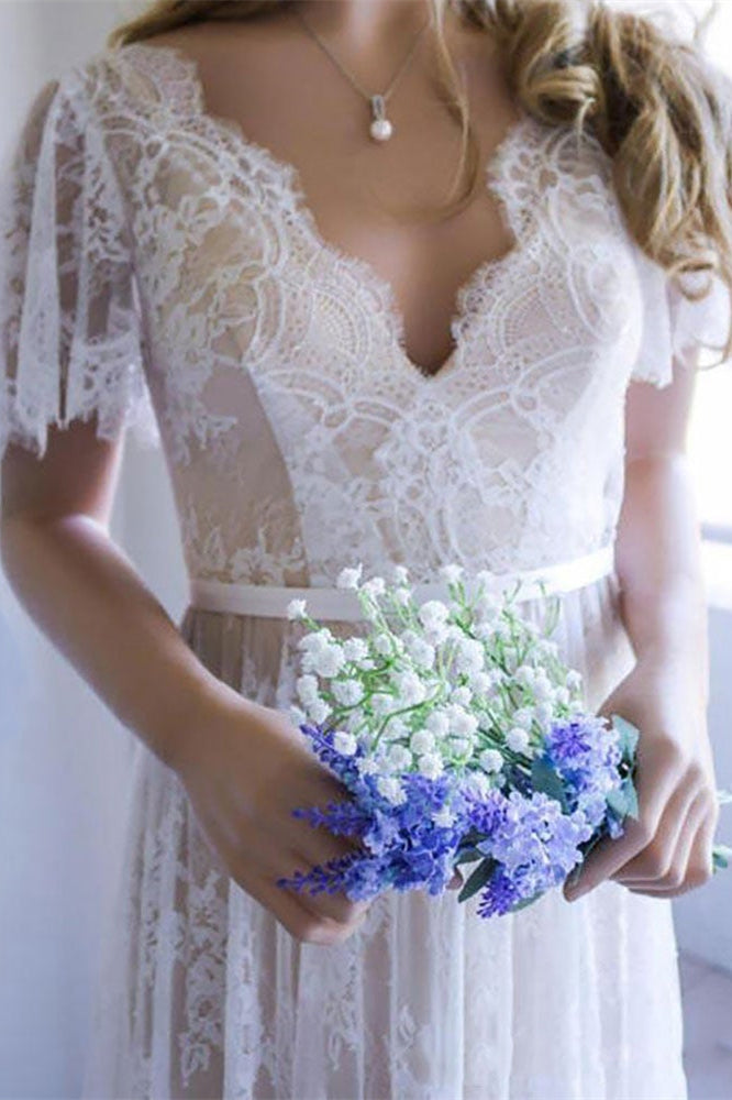 Kurzärmliges Spitzen-Boho-Hochzeitskleid