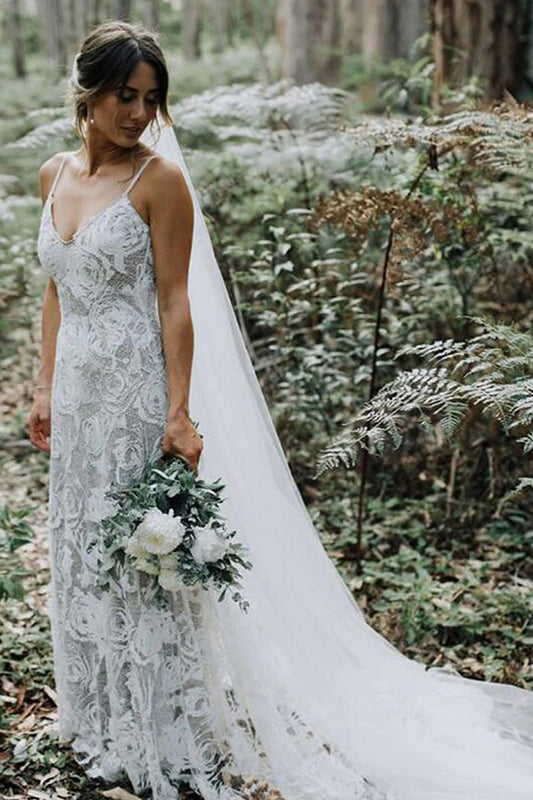 Bezauberndes, rückenfreies A-Linien-Brautkleid mit Spaghettiträgern