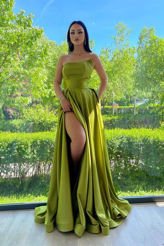 Elegantes grünes trägerloses Ballkleid in A-Linie mit Schlitz