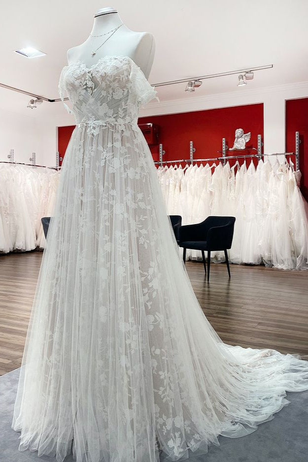A-Linien-Brautkleid mit schulterfreien Rüschen und Spitzenapplikationen