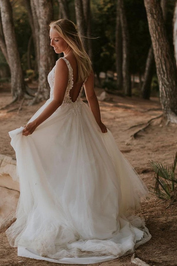 Bescheidenes, langes Boho-Brautkleid in A-Linie mit V-Ausschnitt und rückenfreiem Spitzen-Tüll