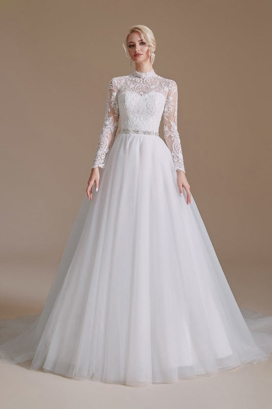 Schlichtes Brautkleid in A-Linie mit Stehkragen und langen Ärmeln aus Tüll