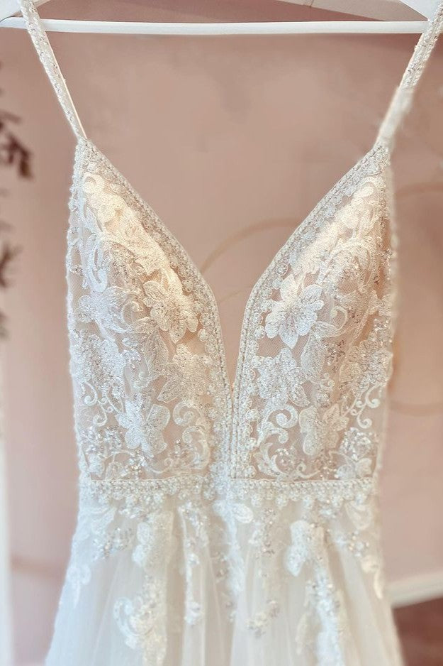 Bescheidenes langes Brautkleid aus Tüll, A-Linie, V-Ausschnitt, Spaghettiträgern und Spitzenapplikationen