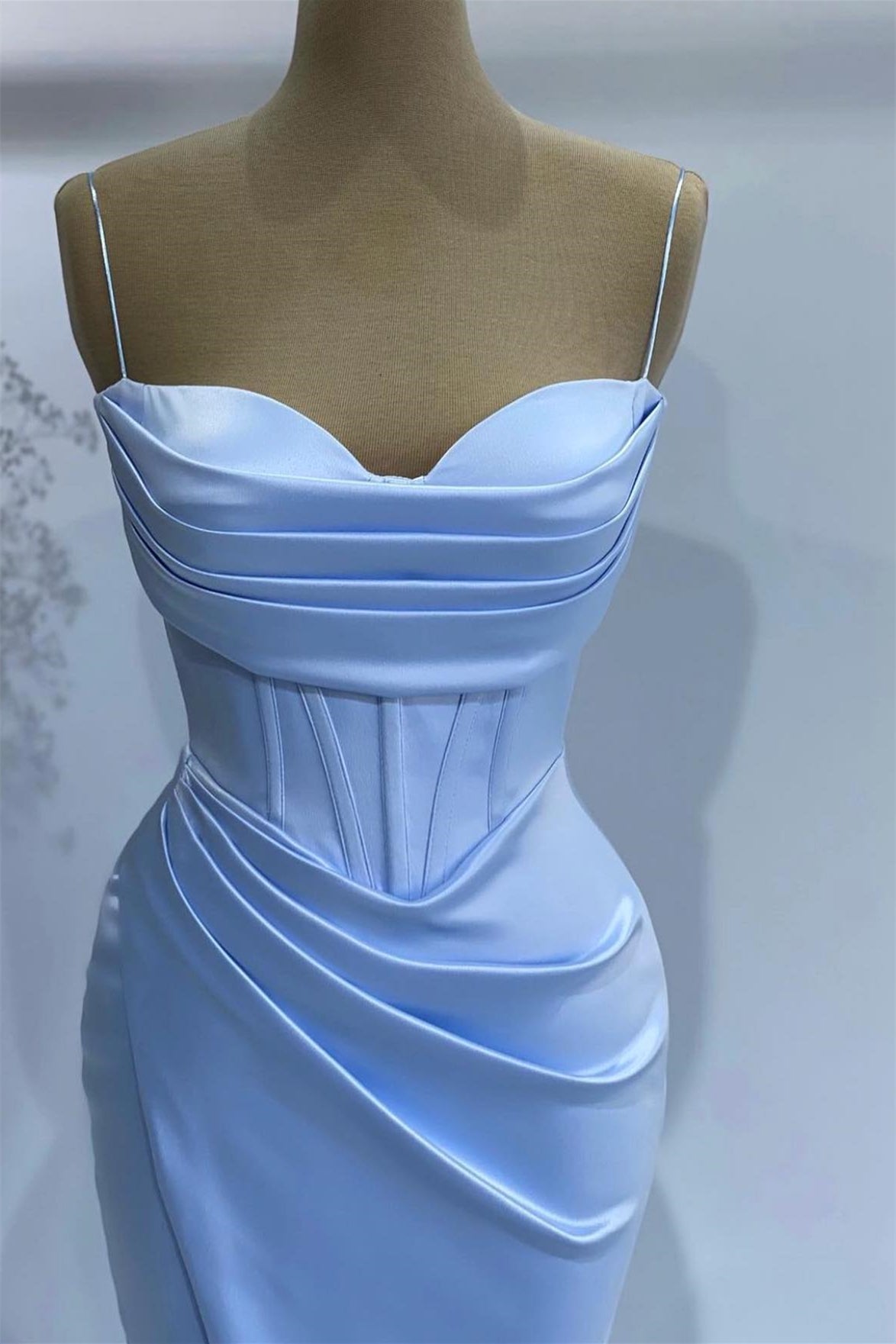Babyblaues, herzförmiges Meerjungfrau-Abschlussballkleid mit Spaghettiträgern online