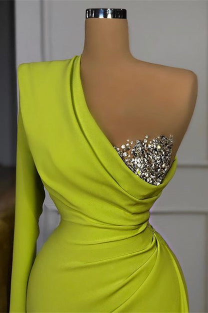 Elegantes Meerjungfrau-Abschlussballkleid mit One-Shoulder-Pailletten und langen Ärmeln