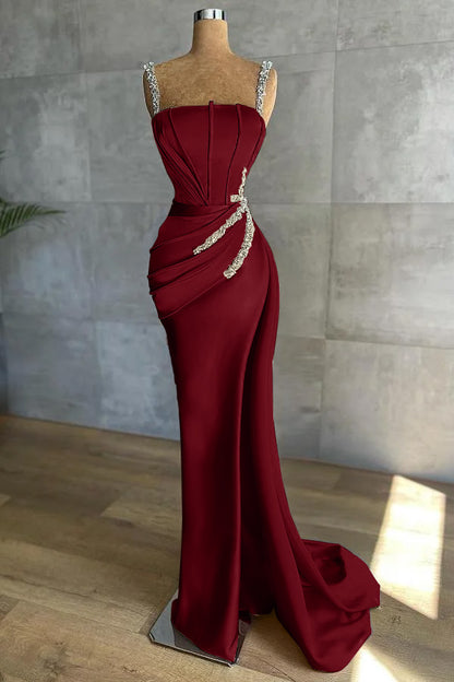 Starps Ballkleid im Meerjungfrau-Stil mit Perlenapplikationen