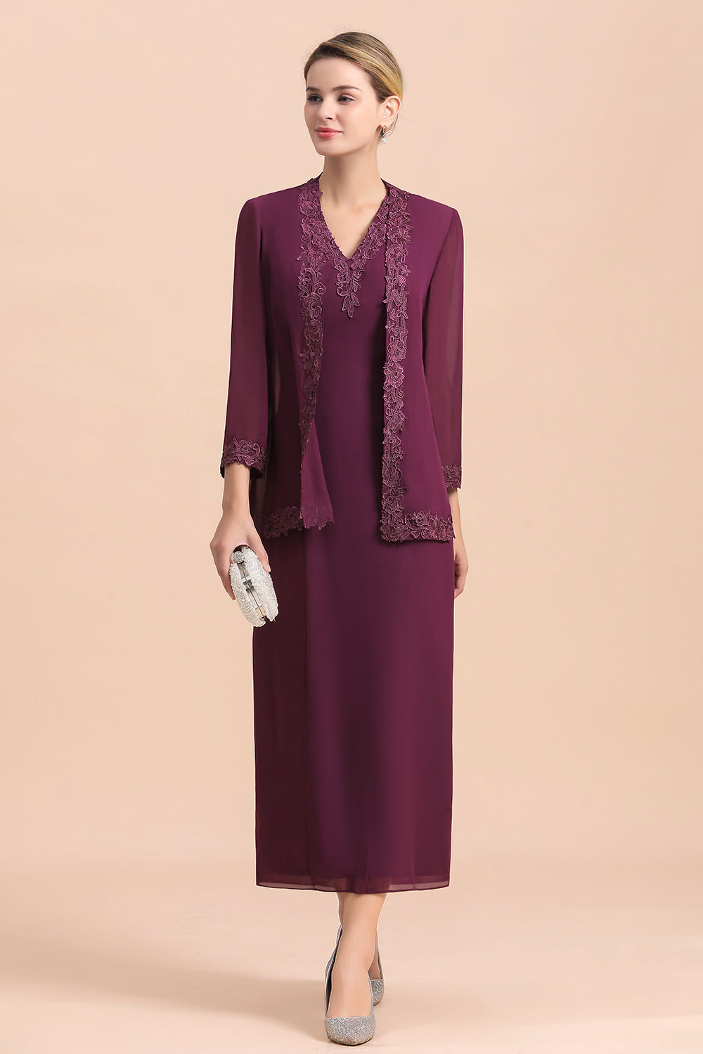 Kaufen Sie online bei babyonlinedress.de Kurze Brautmutterkleider Mit Bolero. Chiffon Kleider Für Brautmutter mit hocher Qualität bekommen.