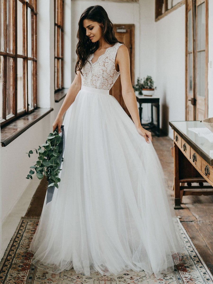 Ärmelloses Spitzen-Boho-Hochzeitskleid